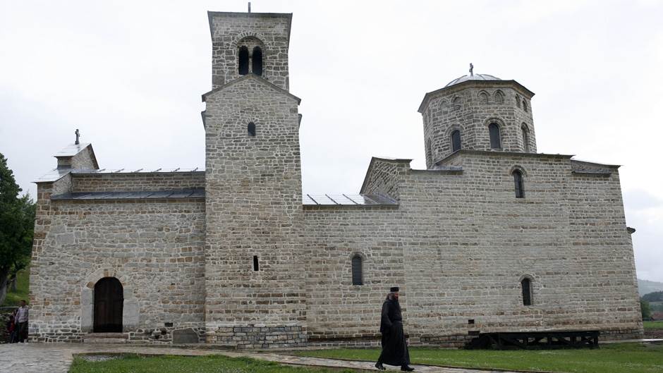  Policija nije pronašla spomenik Đurišiću u konaku manastira, pri kraju pretres ostalih prostorija 