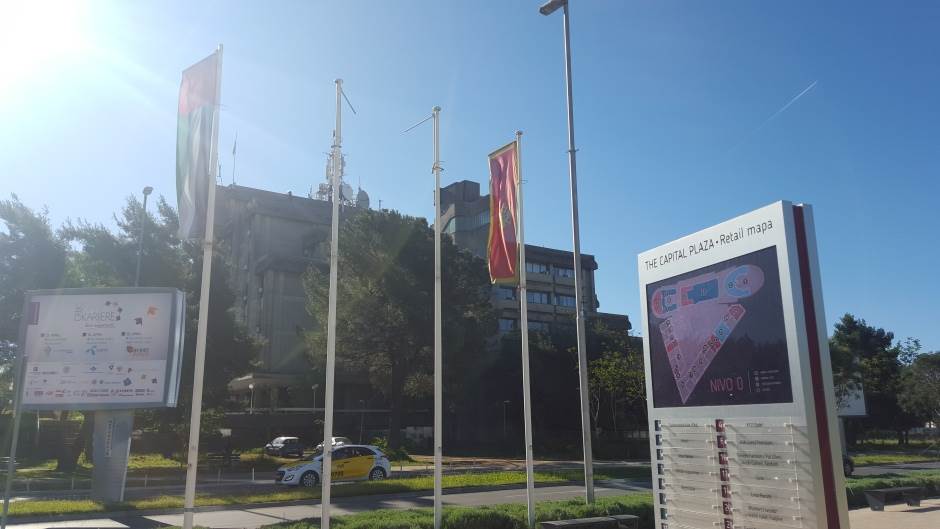  Podgoričanin palio zastave Kosova i Albanije 
