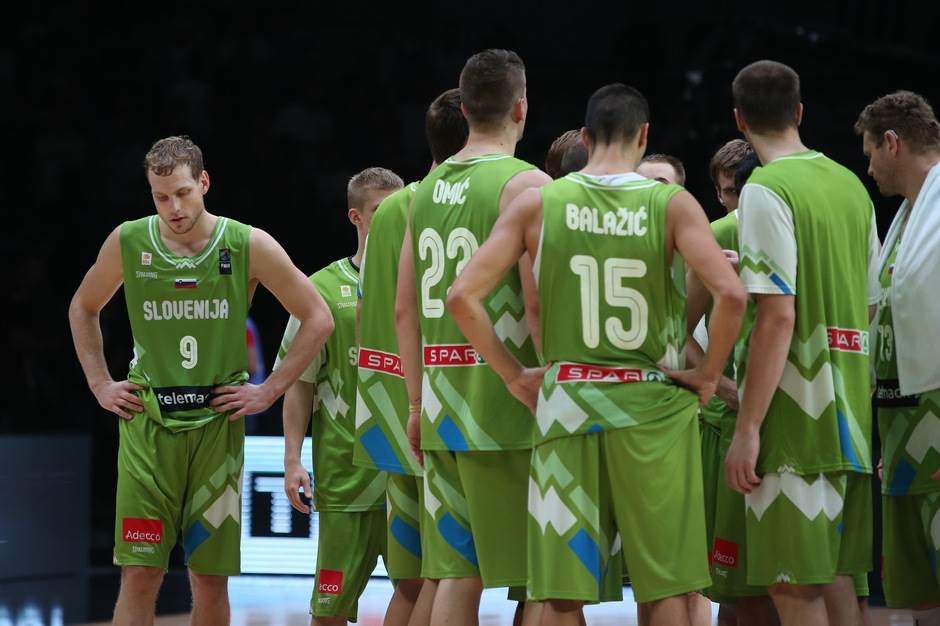  Slovenci "poklopili" FIBA! 