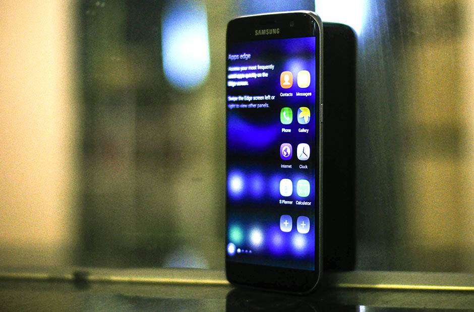  Samsung: Ovi telefoni dobijaju Android Nougat 