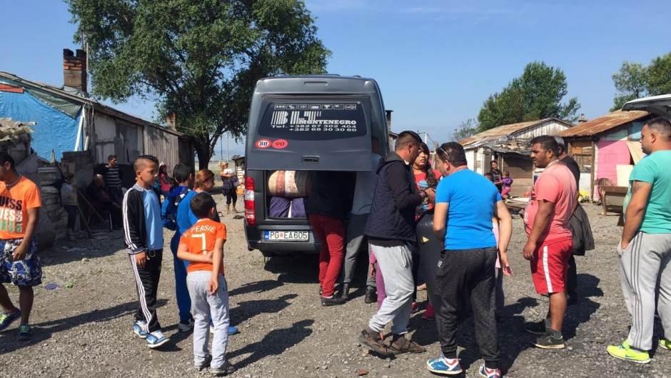  Četiri romske porodice se vratile na Kosovo 