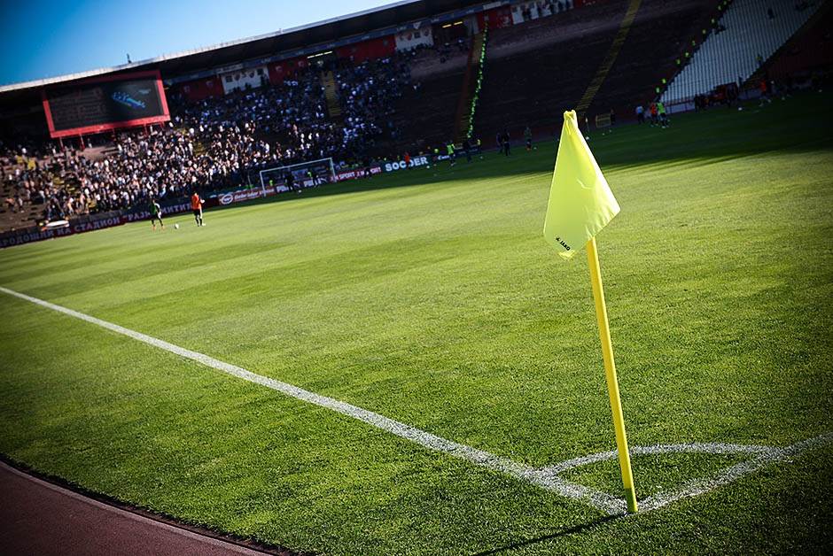  Grom udario u sudiju na stadionu, 35 povrijeđenih! 