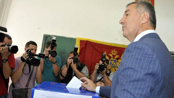  Milo Đukanović glasao sa porodicom (FOTO i VIDEO) 