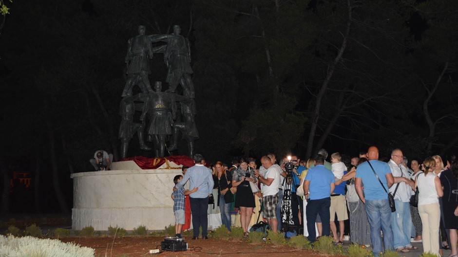  Crnogorsko oro simbol glavnog grada FOTO 