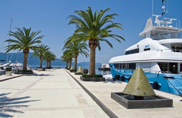  Lavrov privatno bio u Boki, uživao na jahti 