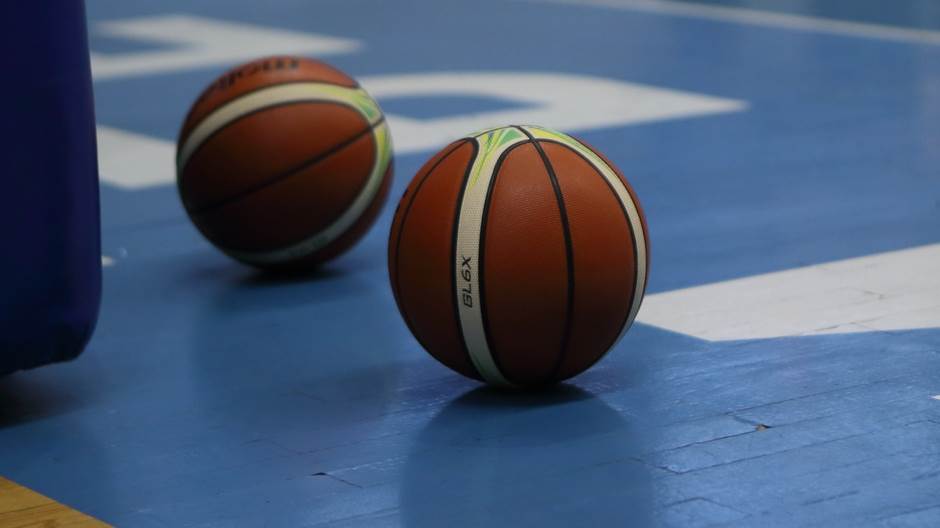  Crnogorski košarkaši bolji od Bosne i Hercegovine 