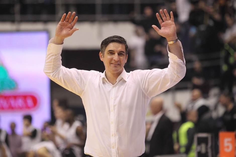  Cibona bez trenera čeka Budućnost 