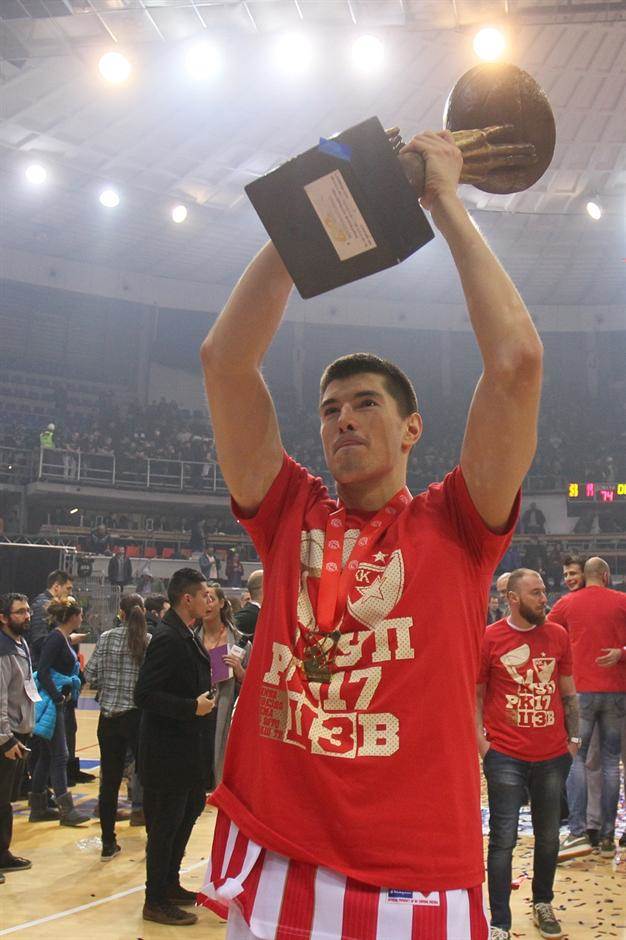  LUKA MITROVIĆ POTPISAO ZA BUDUĆNOST! 