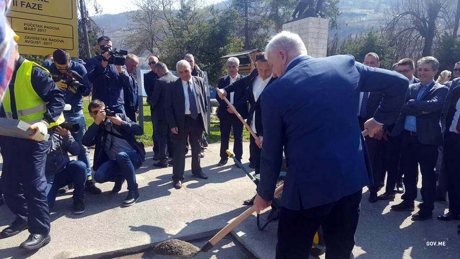  Premijer položio kamen temeljac 
