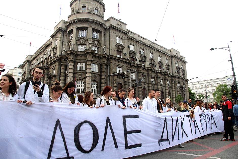  Protesti širom Srbije: Hiljade šetale ulicama FOTO 