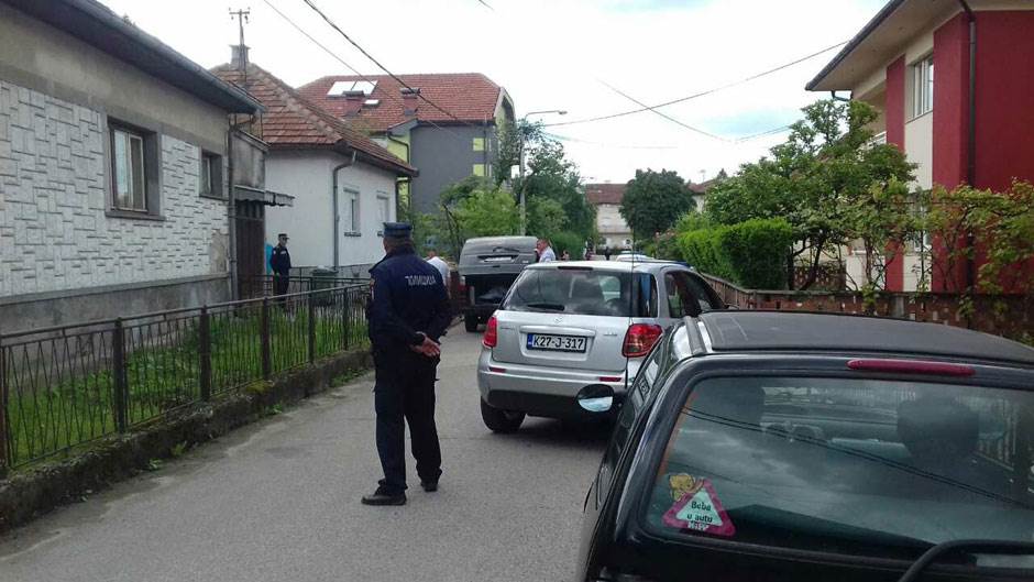  Tragedija u Banjaluci: Objesio se policajac! 