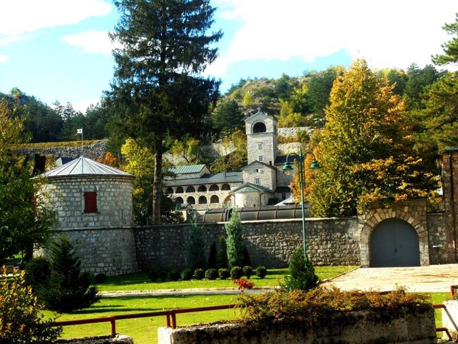  MCP: Niko ko nije sa Cetinja ne dolazi ispred Cetinjskog manastira 