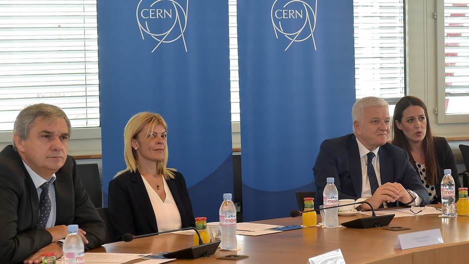  Marković u CERN-u: Da doprinesemo razvoju nauke 