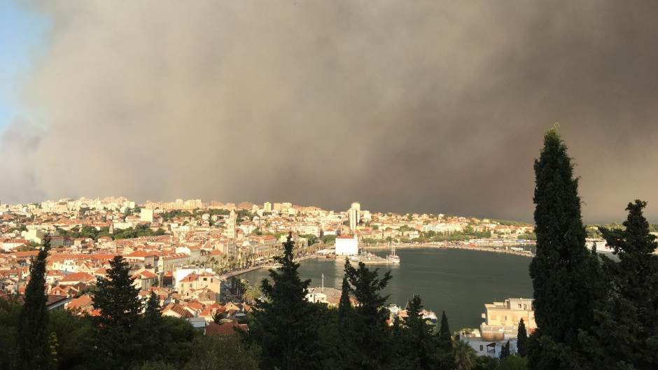  Dalmacija u plamenu: Vatra stigla do Splita! FOTO 