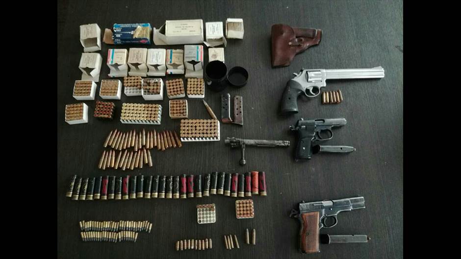  Akcija "Boka":Pronađeni pištolji, puške i municija 