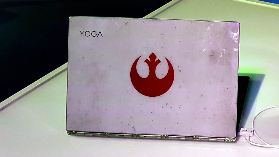  Prvi stakleni dizajnerski i Star Wars Yoga laptop 