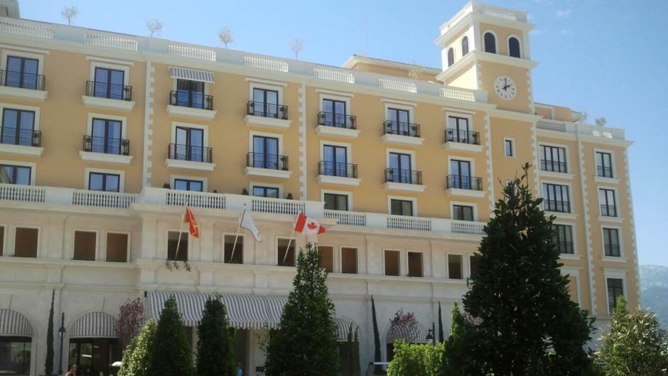  Šeik Mohamed obradovao osoblje hotela 