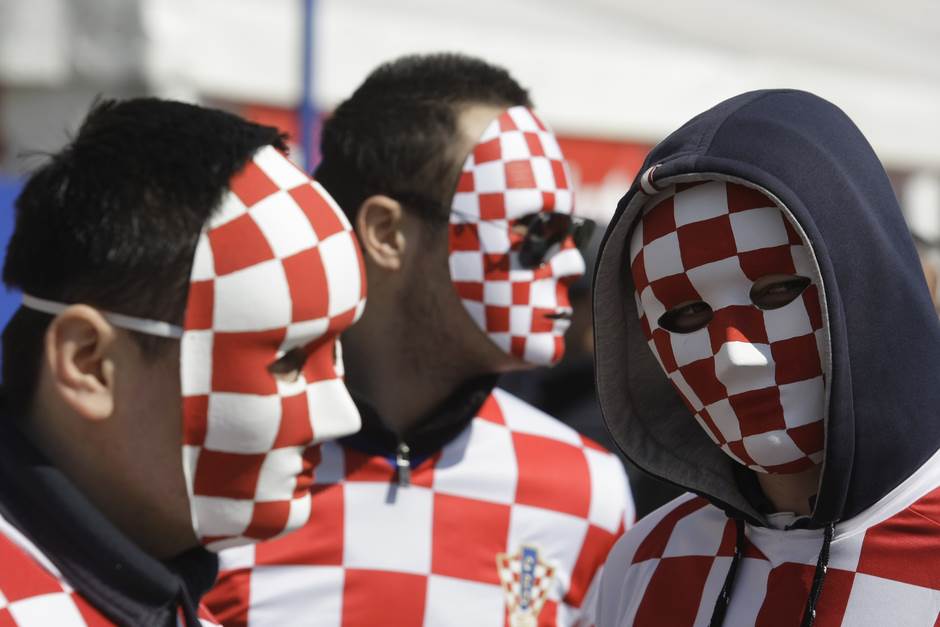  Crnogorski navijači napadnuti u Zagrebu 