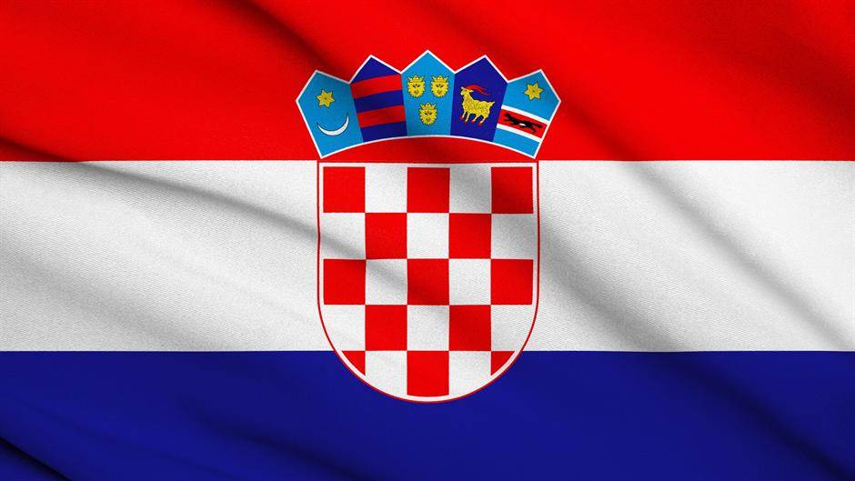  Zapaljene četiri hrvatske zastave     