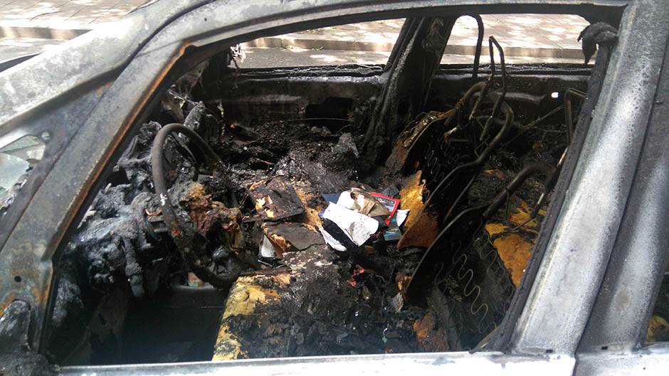  Surdulica: Izgoreo automobil predsednice 