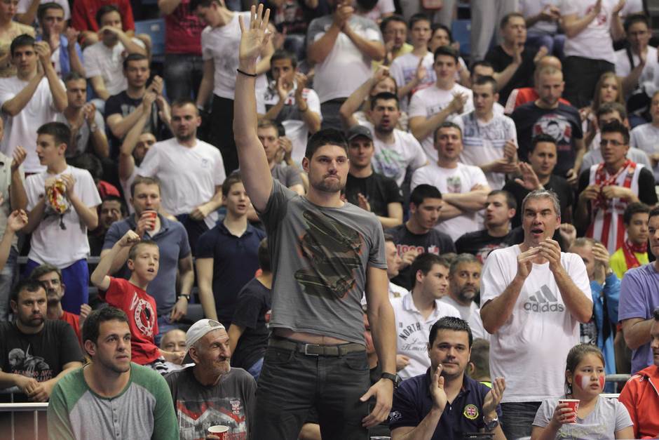  Crnogorski košarkaš Nikola Vučević ostvario je dabl-dabl u porazu Orlanda od Bruklina 