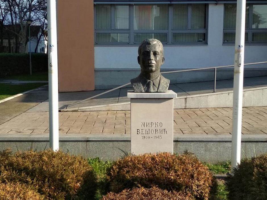  Lažna dojava o bombi u Srednjoj ekonomskoj školi 