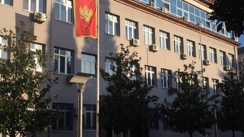 Dojava o navodno postavljenim bombama u više sudova u Podgorici Dojava o navodno postavljenim bombama u više sudova u Podgorici