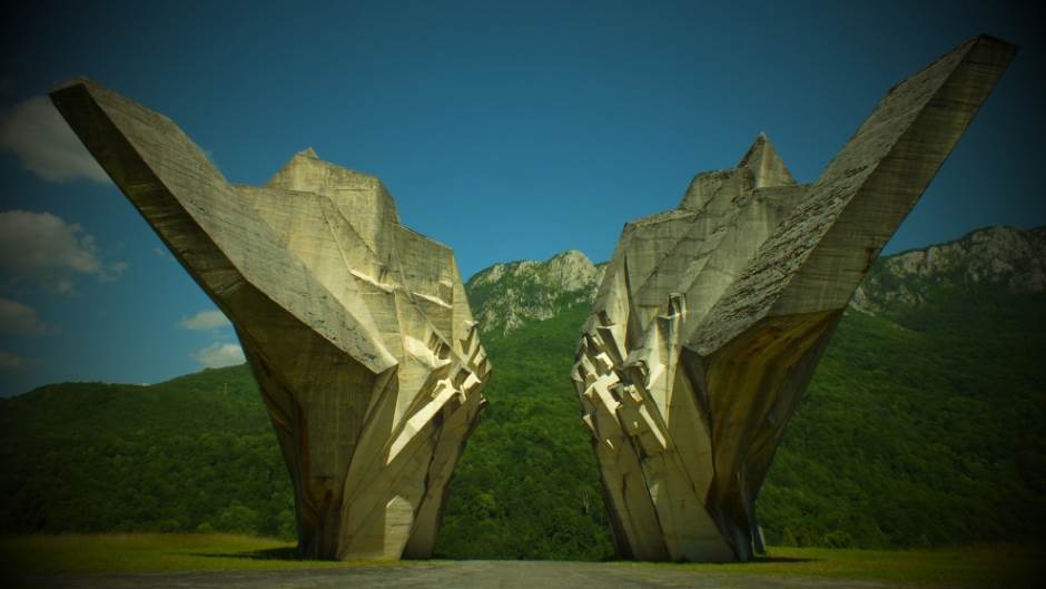  Britanac opčinjen spomenicima iz Titove Jugoslavije, a fotke su BRUTALNE 