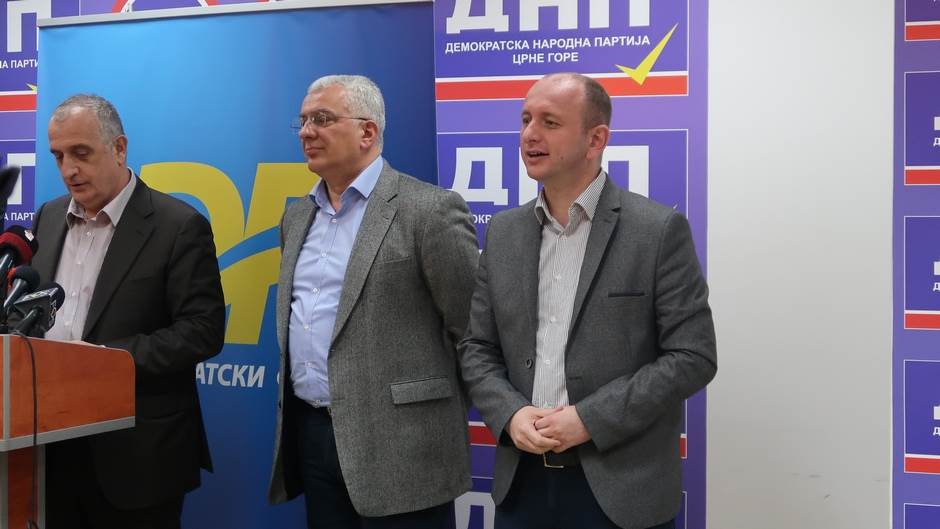  df ce prisustvovati ustolicenju joanikija 