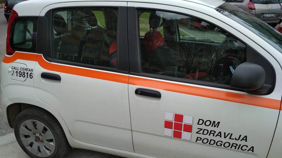  Dom zdravlja Podgorica kupio tri sanitetska i 11 patronažnih vozila 