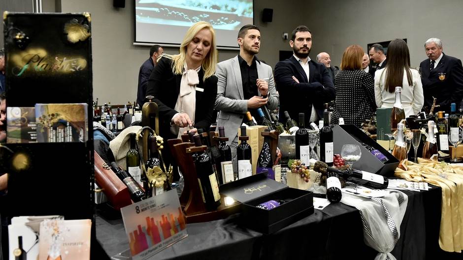  Otvoren salon Monte Vino:Država će pomoći vinarima 