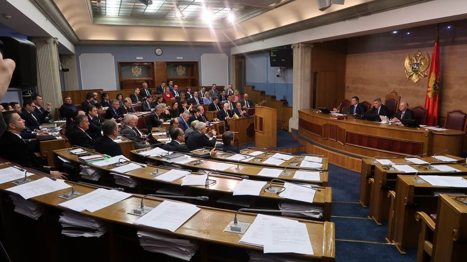  Nikolić: Plan alibi za povratak u parlament 