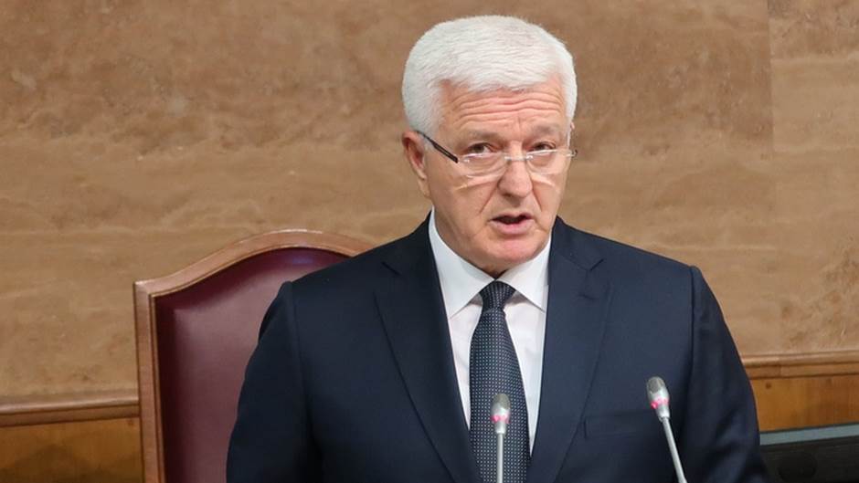  Marković u parlamentu 25. aprila 