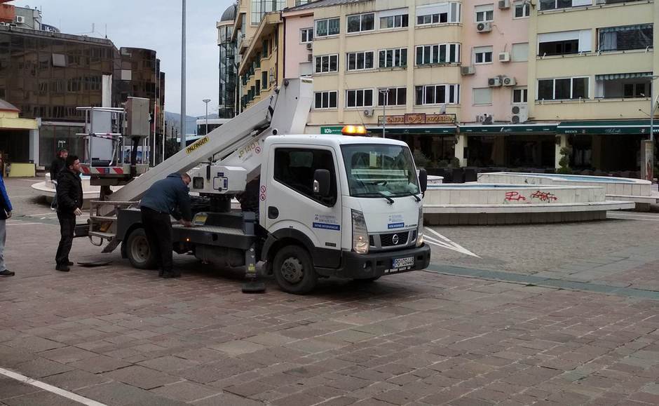  Rimski trg dobija novu rasvjetu (FOTO) 