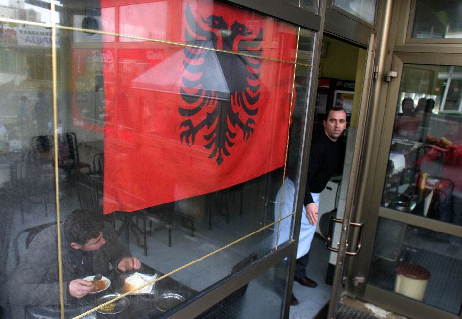  Albanci-uzimaju-drzavljanstvo-Grcke-i-Italije 