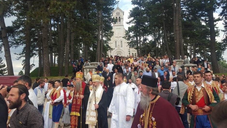  Nikšić: Hiljade vjernika u litiji Sv Vasilija FOTO 