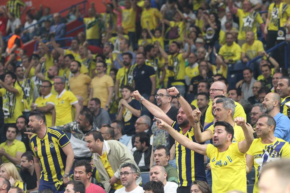  Veliki gest navijača Fenerbahčea: Ceo stadion pomaže žrtvama zemljotresa 