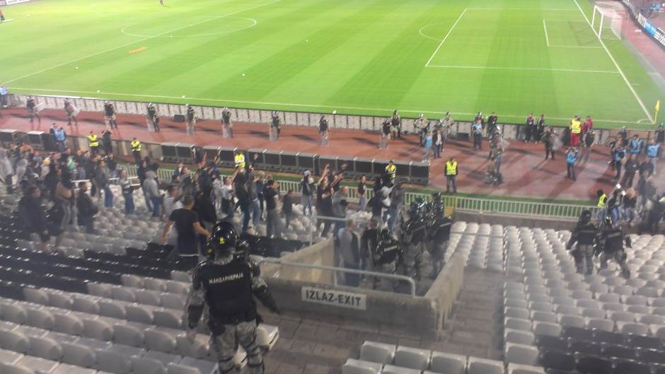  Tuča Delija i Grobara na stadionu! 