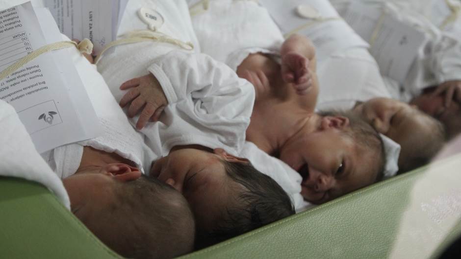  U Crnoj Gori se svake godine rađa sve manje djece 