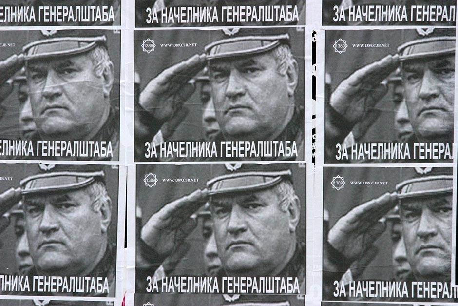  Srebrenica-general-Ratko-Mladic-osvanuli-plakati-podrske 