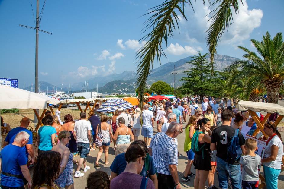  U Crnoj Gori boravi 195.955 turista 