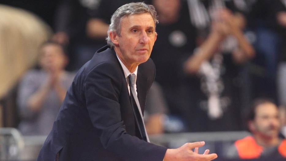  Svetislav Pesic ostaje u Barselonu 