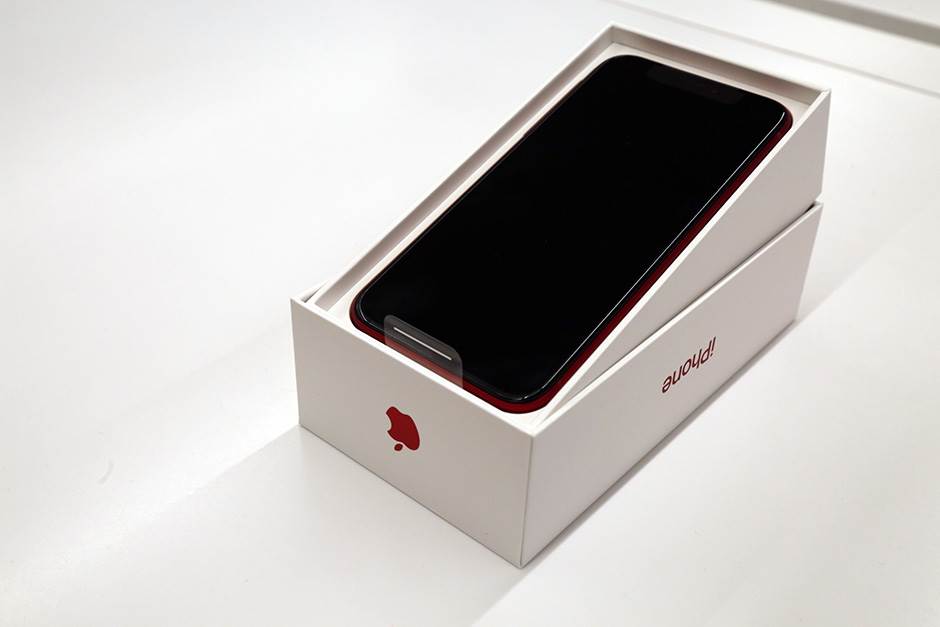  Apple snižava iPhone cijene, prodaja pala za 15 odsto 