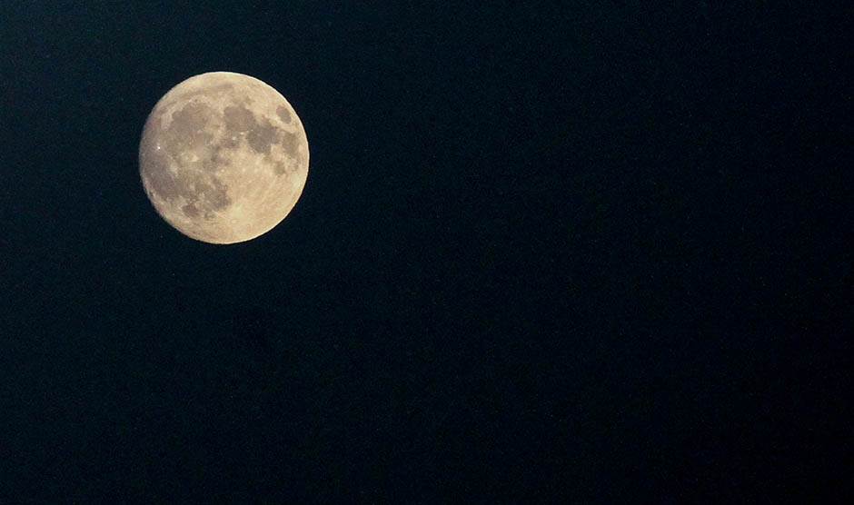  Mesec NASA planira da betonira deo na Mesecu 