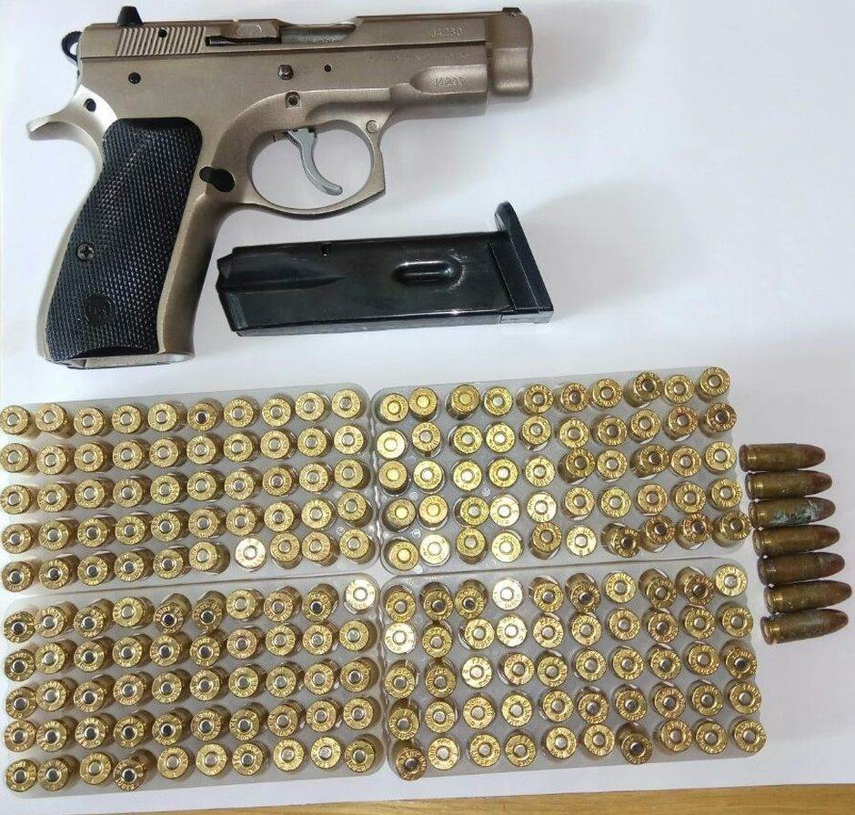  Policija u Cetinju i Baru oduzela oružje i municiju 
