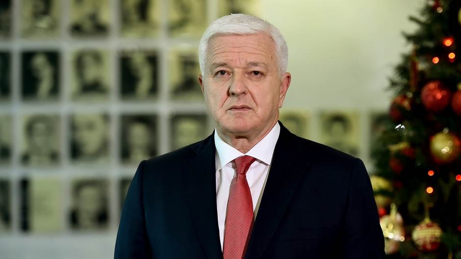  Premijer Duško Marković čestitao je u ime Vlade i u svoje ime Božić svim pravoslavnim vjernicima  