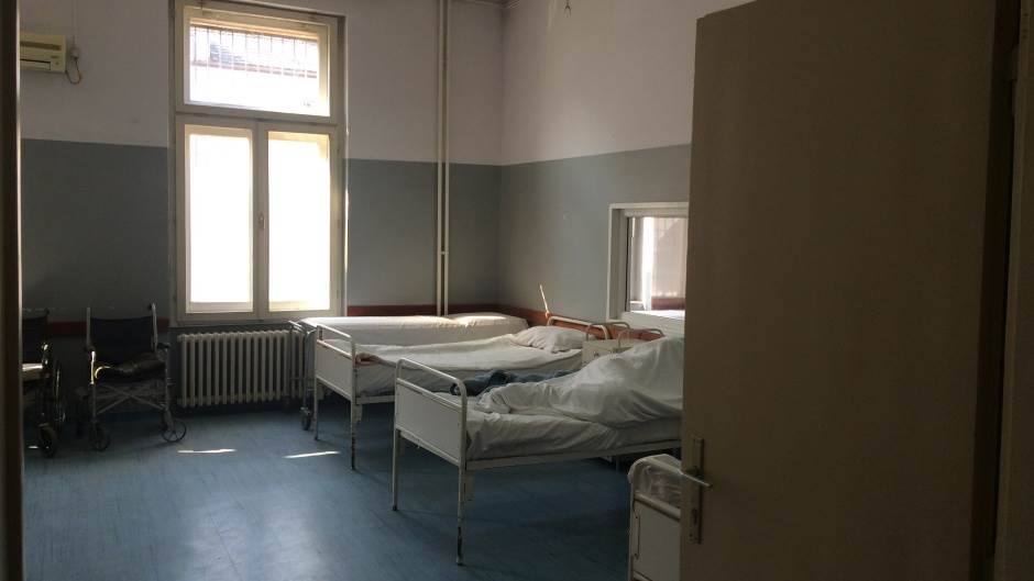  Prag: Pacijent otvorio vatru u bolnici, ima ranjenih 