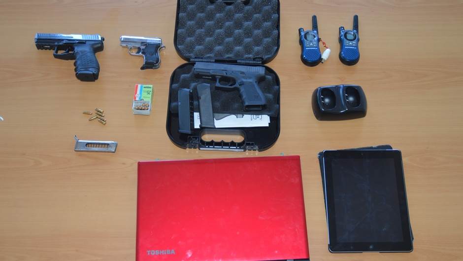  Policija na Cetinju pronašla i oduzela oružje i municiju u ilegalnom posjedu 