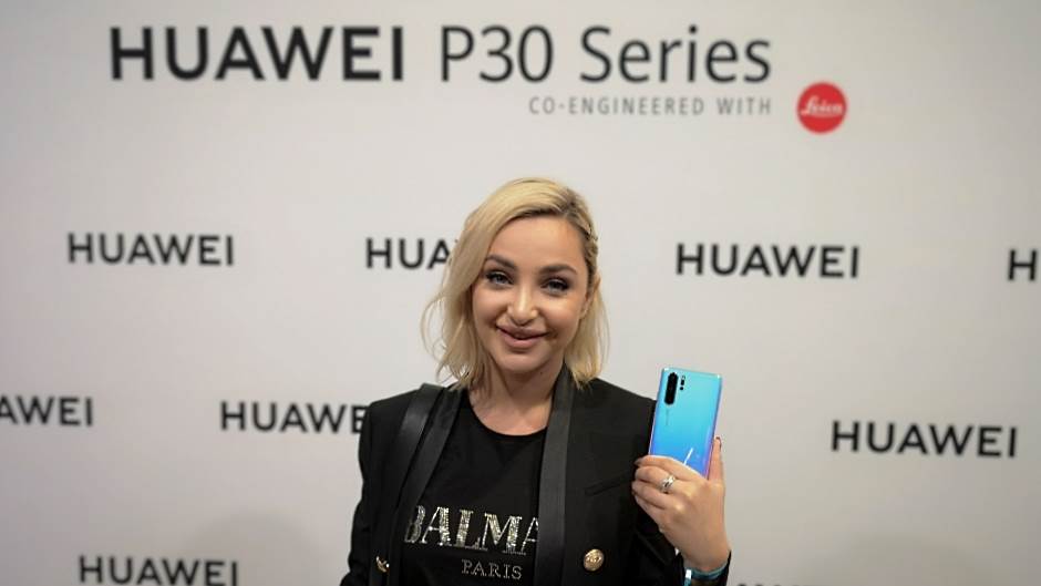  Maja Berović telefon Huawei P30 Pro 