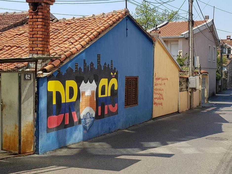  Azilanti u Podgorici provaljuju po kućama na Draču 